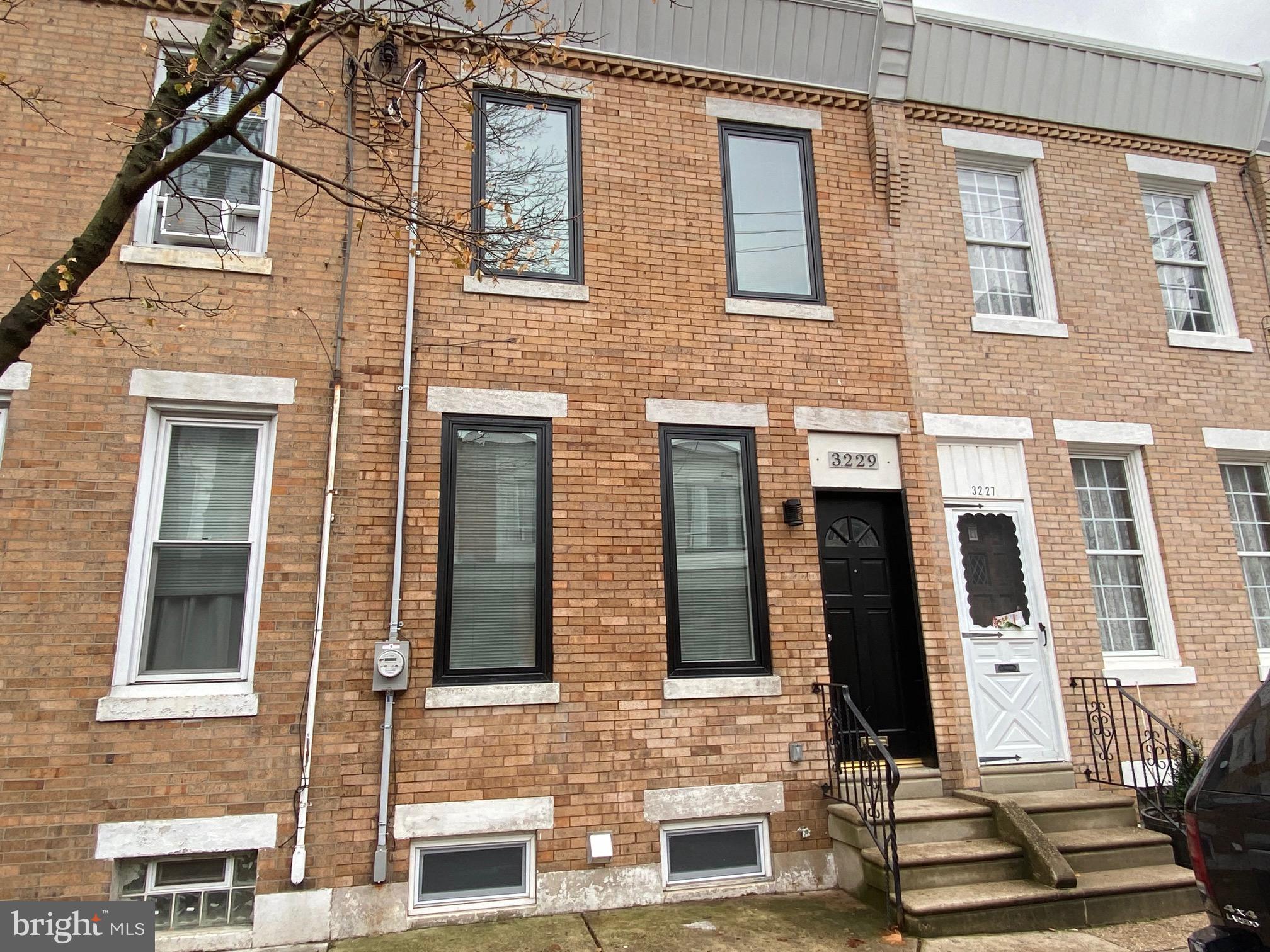 PORT RICHMOND - Residential Lease