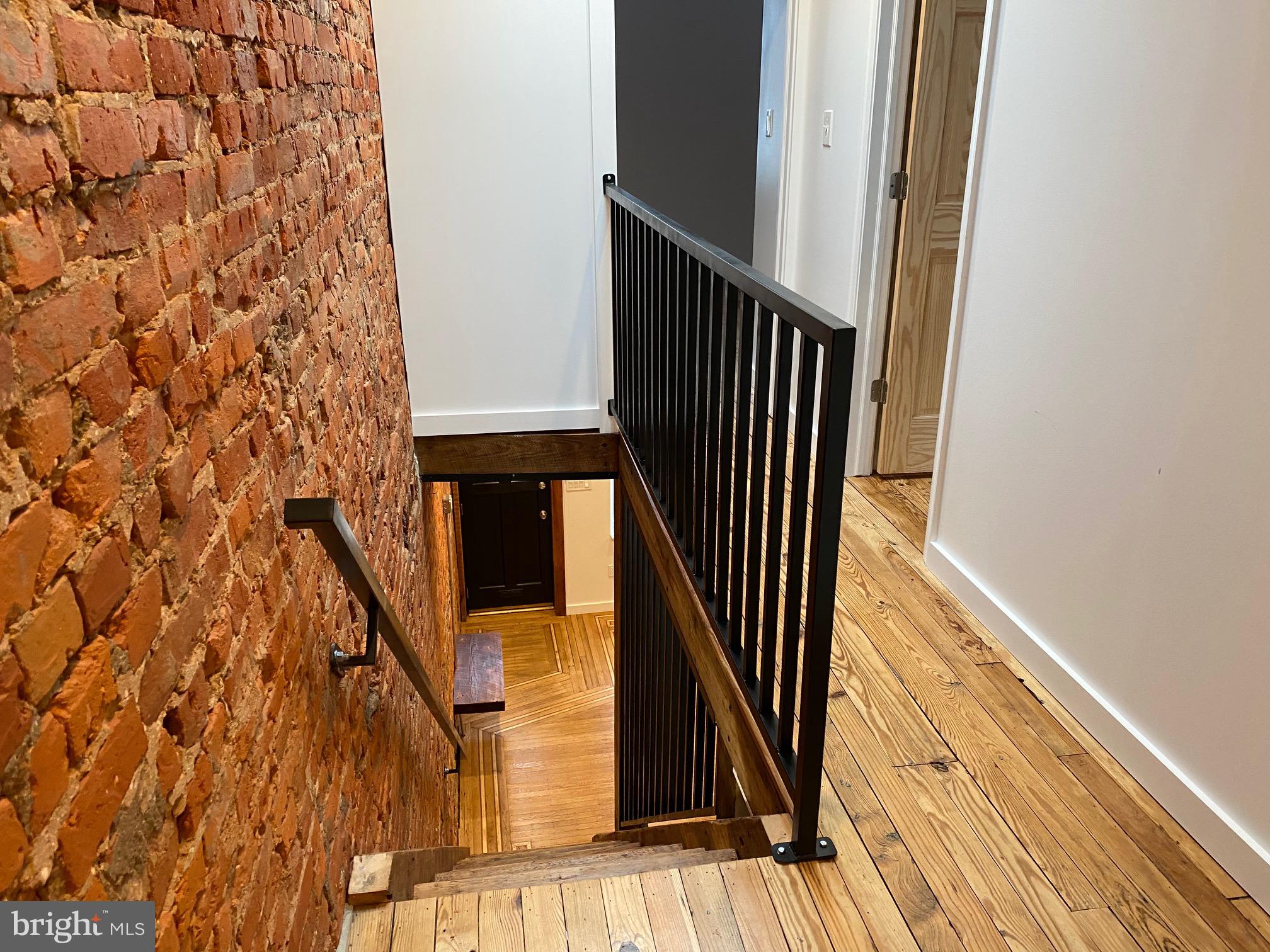 PORT RICHMOND - Residential Lease