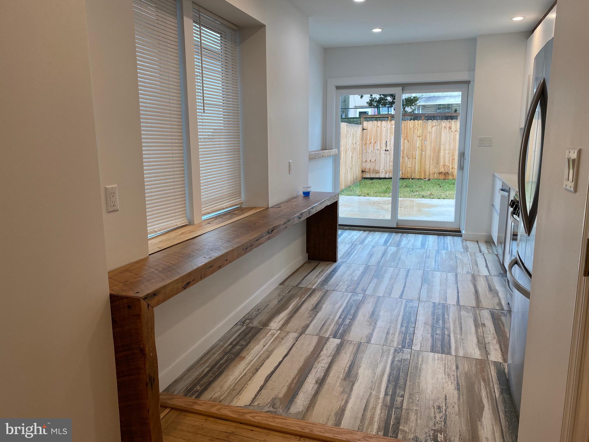 PORT RICHMOND - Residential Lease