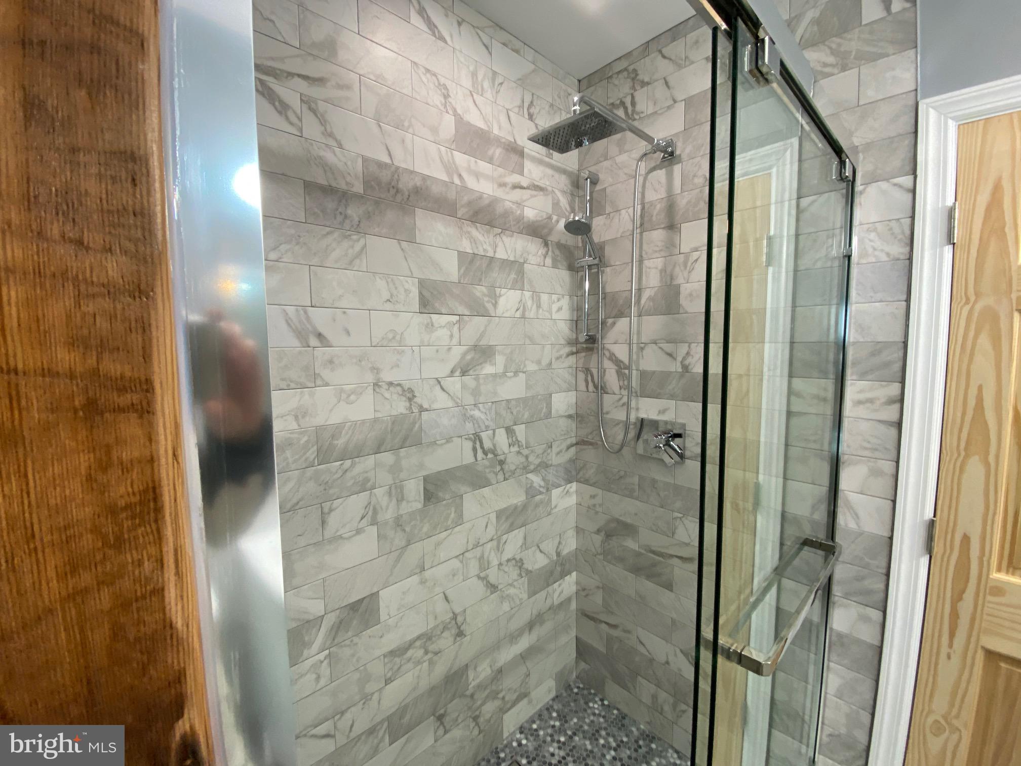 PORT RICHMOND - Residential Lease