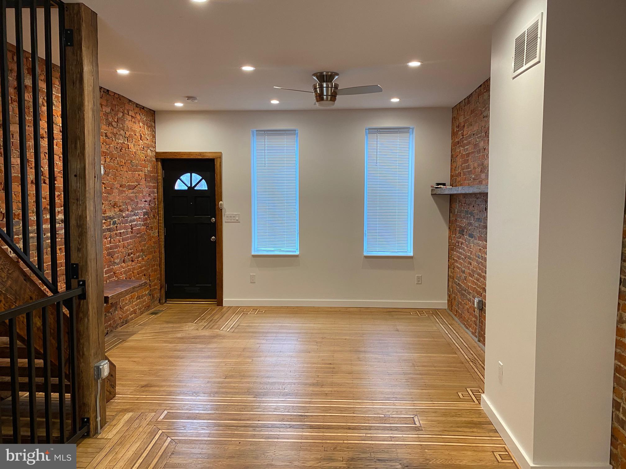 PORT RICHMOND - Residential Lease