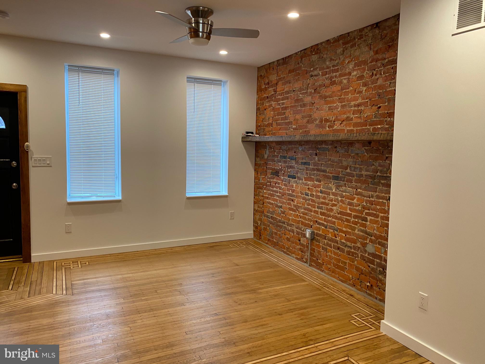 PORT RICHMOND - Residential Lease