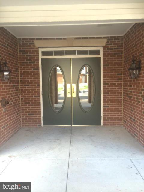 THE RESERVE CONDOMINIUMS - Residential Lease