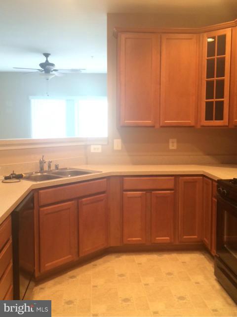 THE RESERVE CONDOMINIUMS - Residential Lease