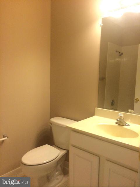 THE RESERVE CONDOMINIUMS - Residential Lease