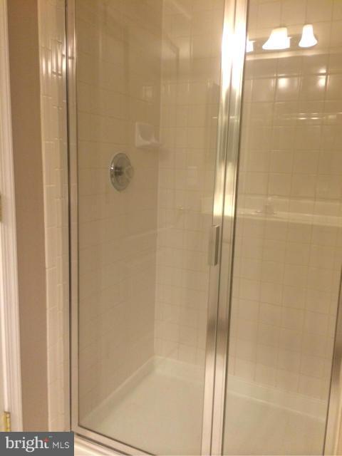 THE RESERVE CONDOMINIUMS - Residential Lease