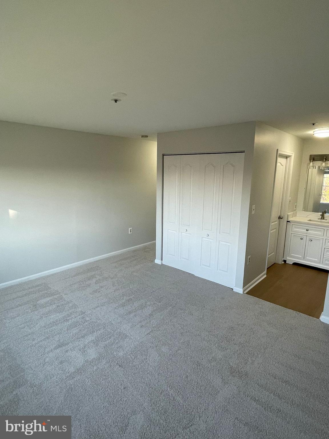 VILLAGE OF MONTGOMERY RUN - Residential Lease