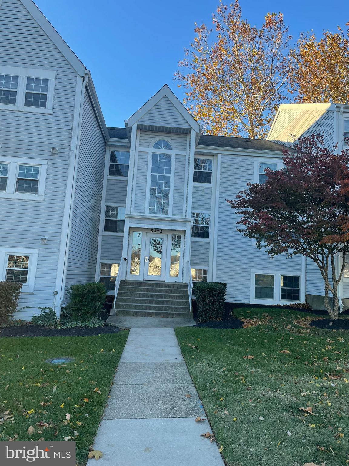 VILLAGE OF MONTGOMERY RUN - Residential Lease