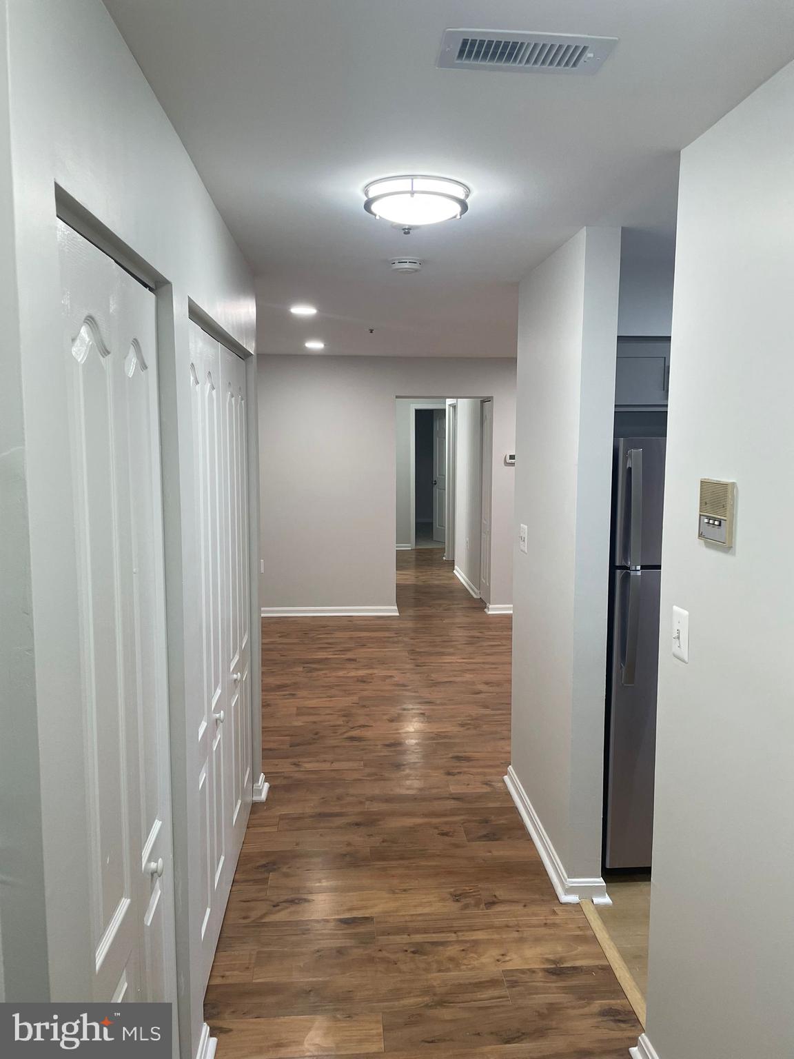 VILLAGE OF MONTGOMERY RUN - Residential Lease