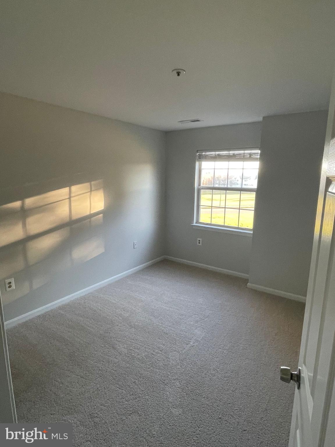 VILLAGE OF MONTGOMERY RUN - Residential Lease