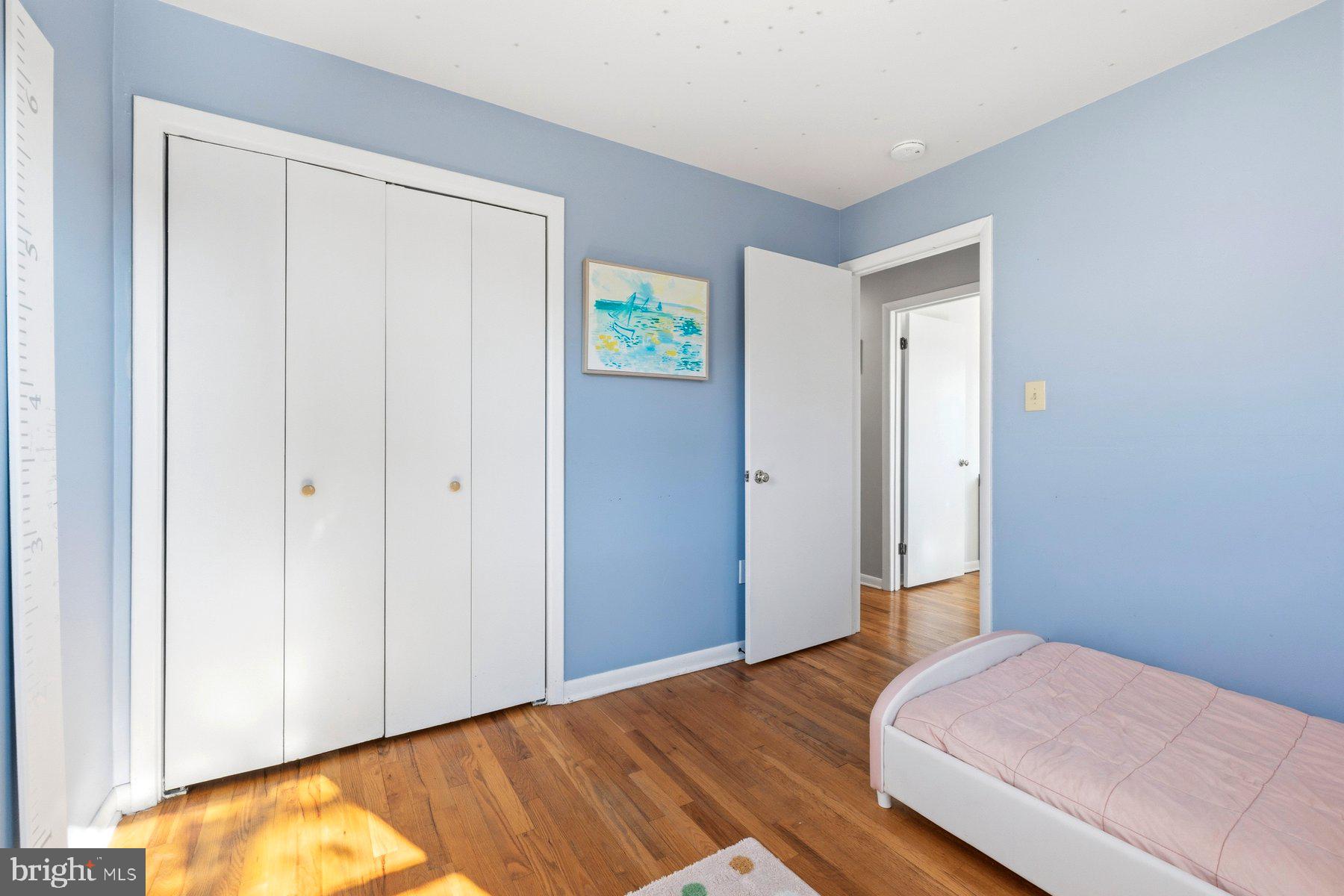 WOODLAND BEACH - Residential