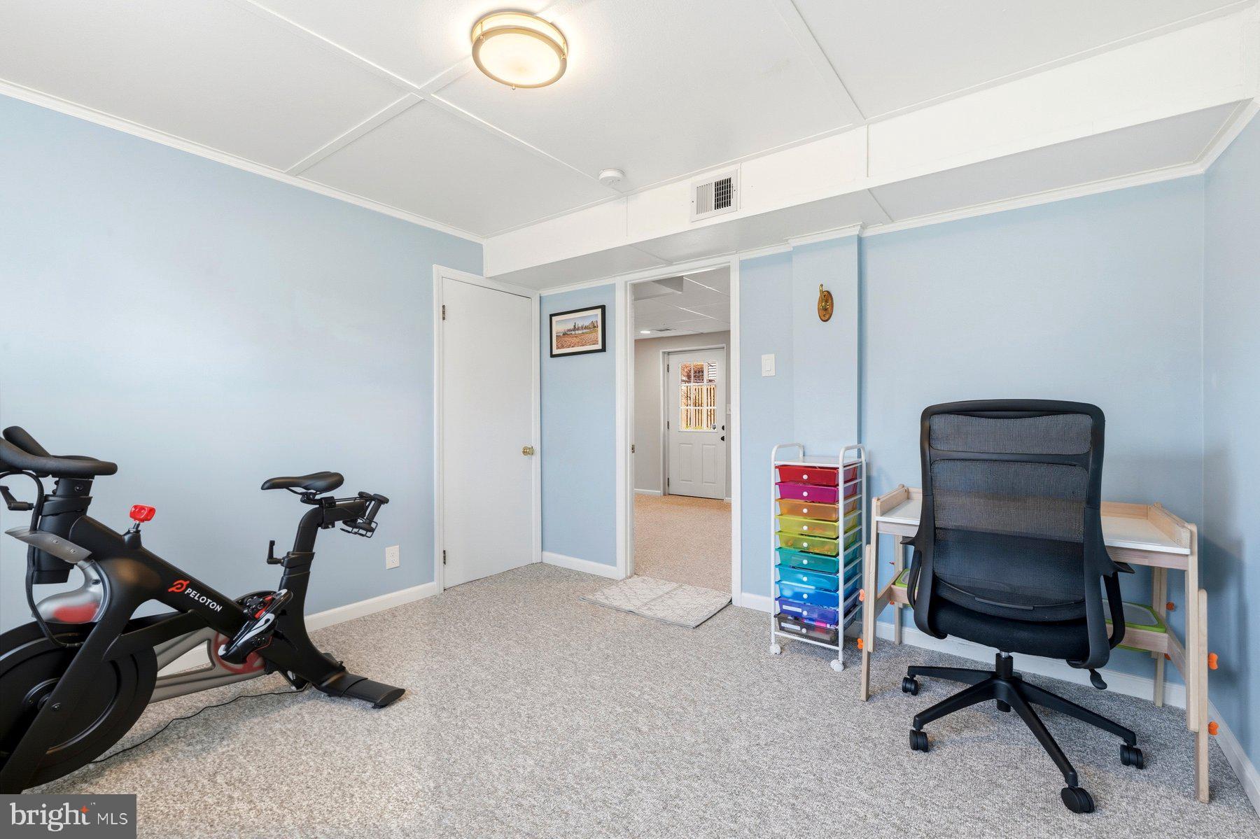 WOODLAND BEACH - Residential