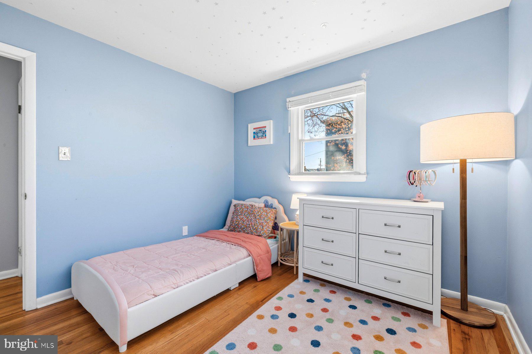 WOODLAND BEACH - Residential