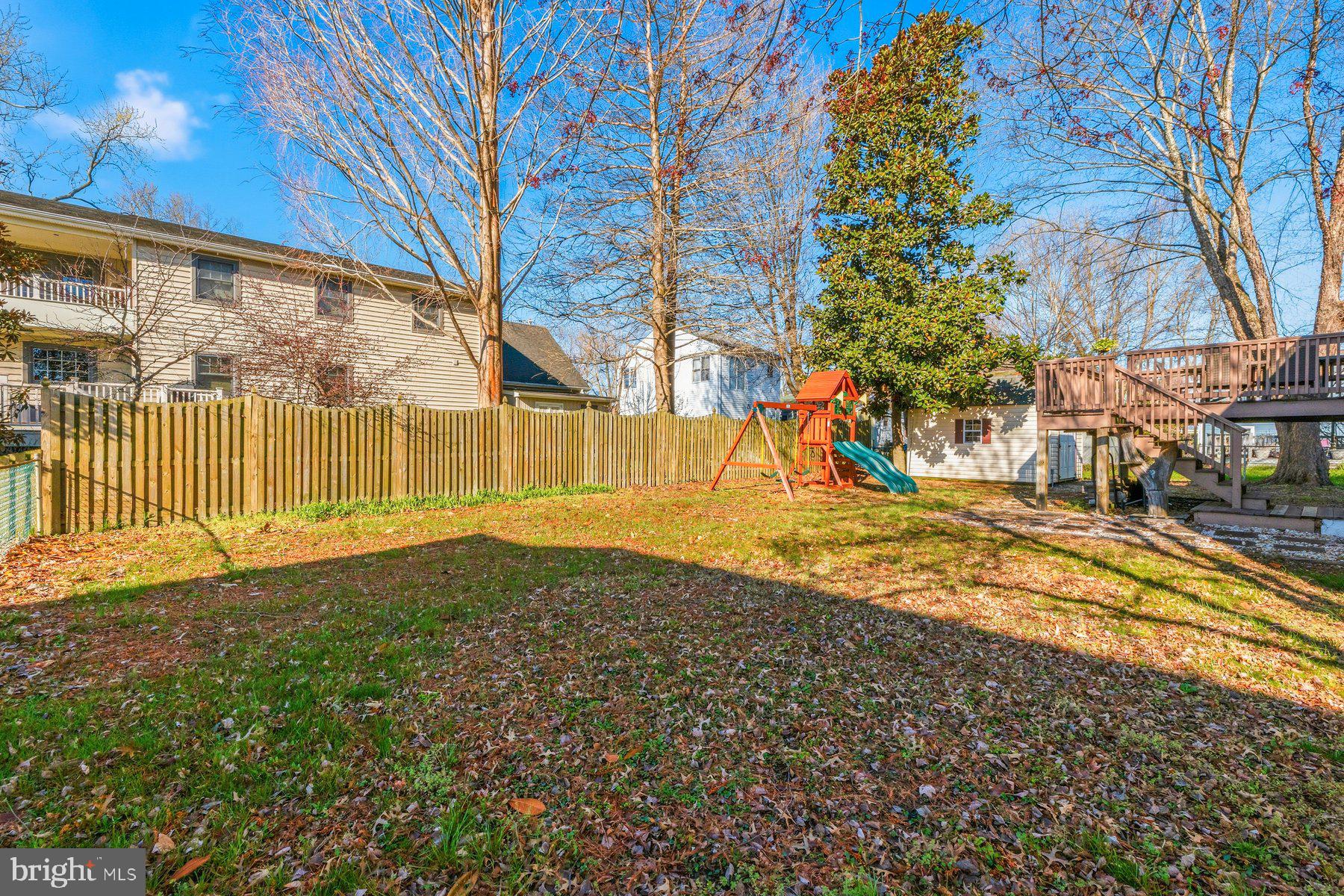 WOODLAND BEACH - Residential