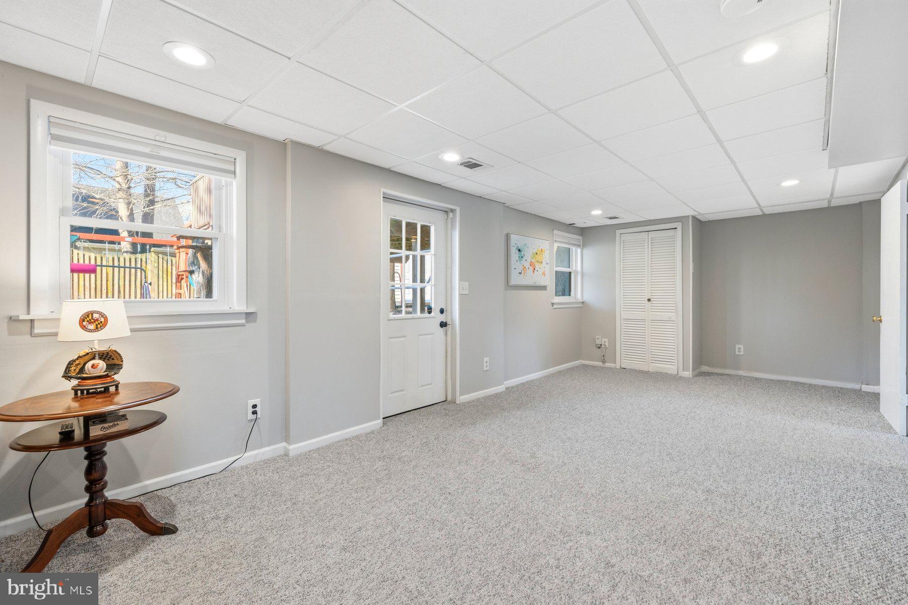 WOODLAND BEACH - Residential