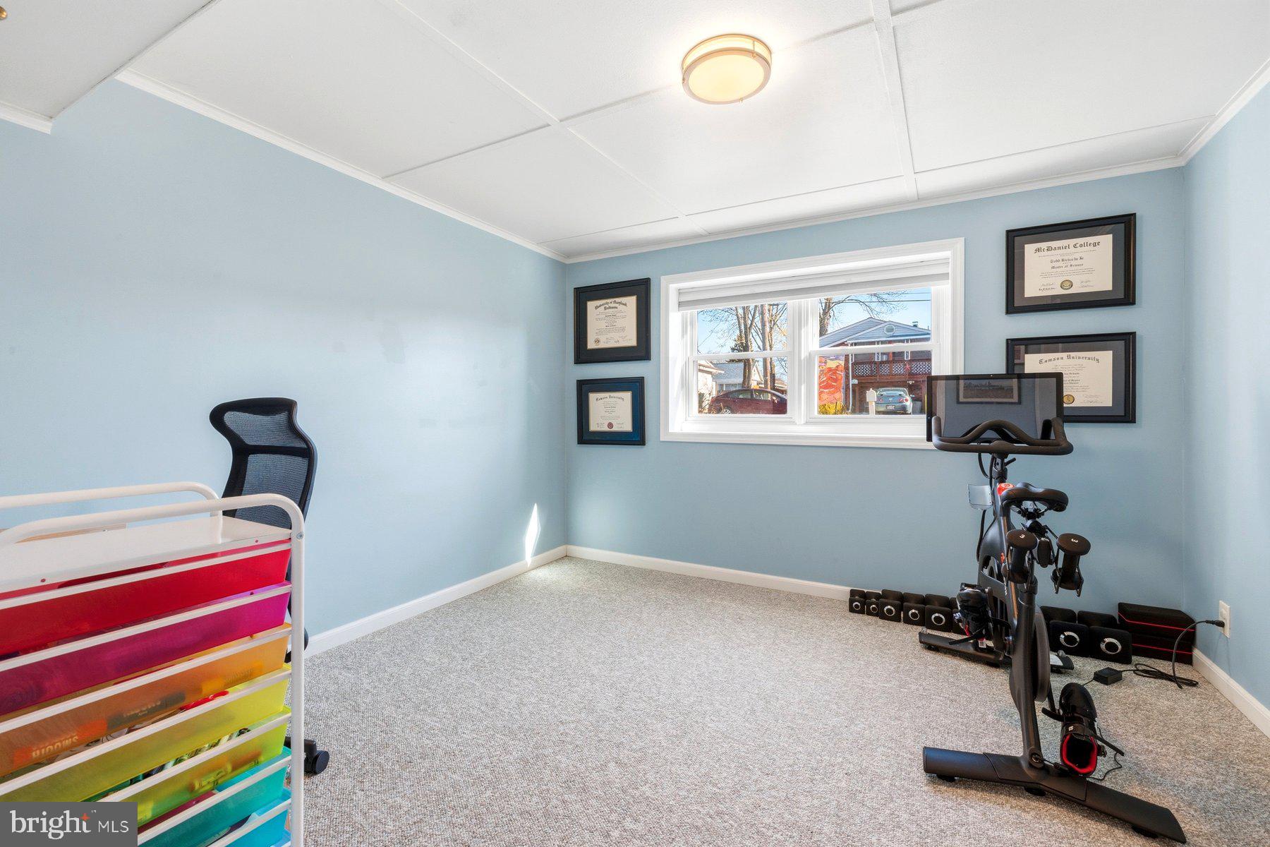 WOODLAND BEACH - Residential