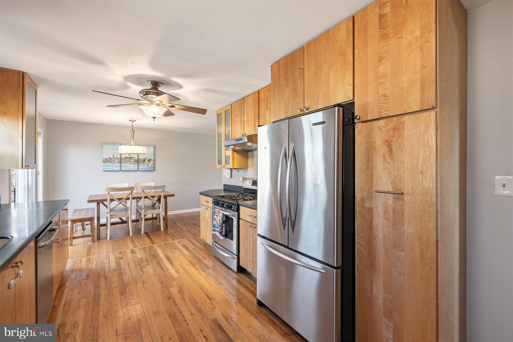 WOODLAND BEACH - Residential