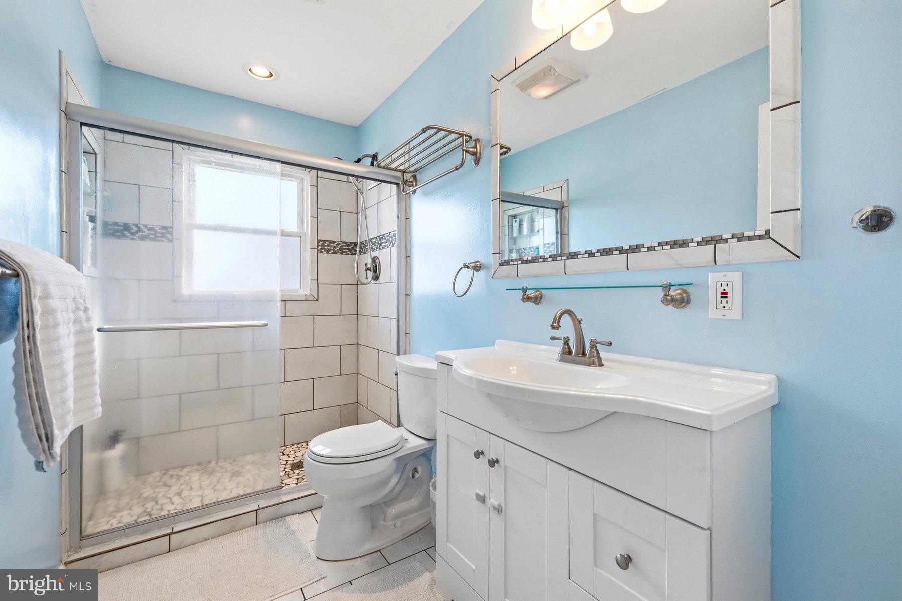 WOODLAND BEACH - Residential