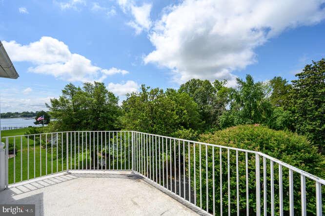 EASTON - Residential