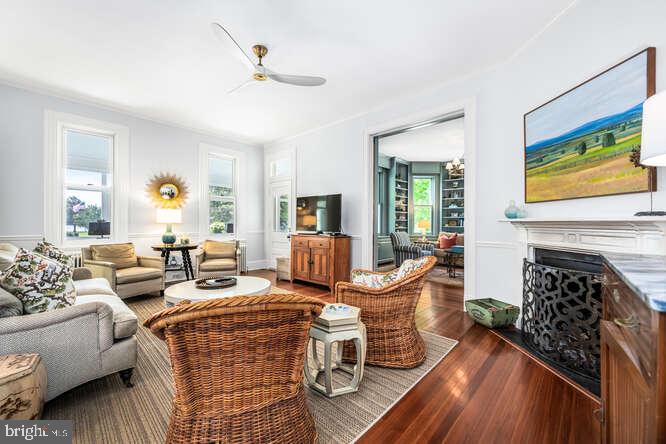 EASTON - Residential