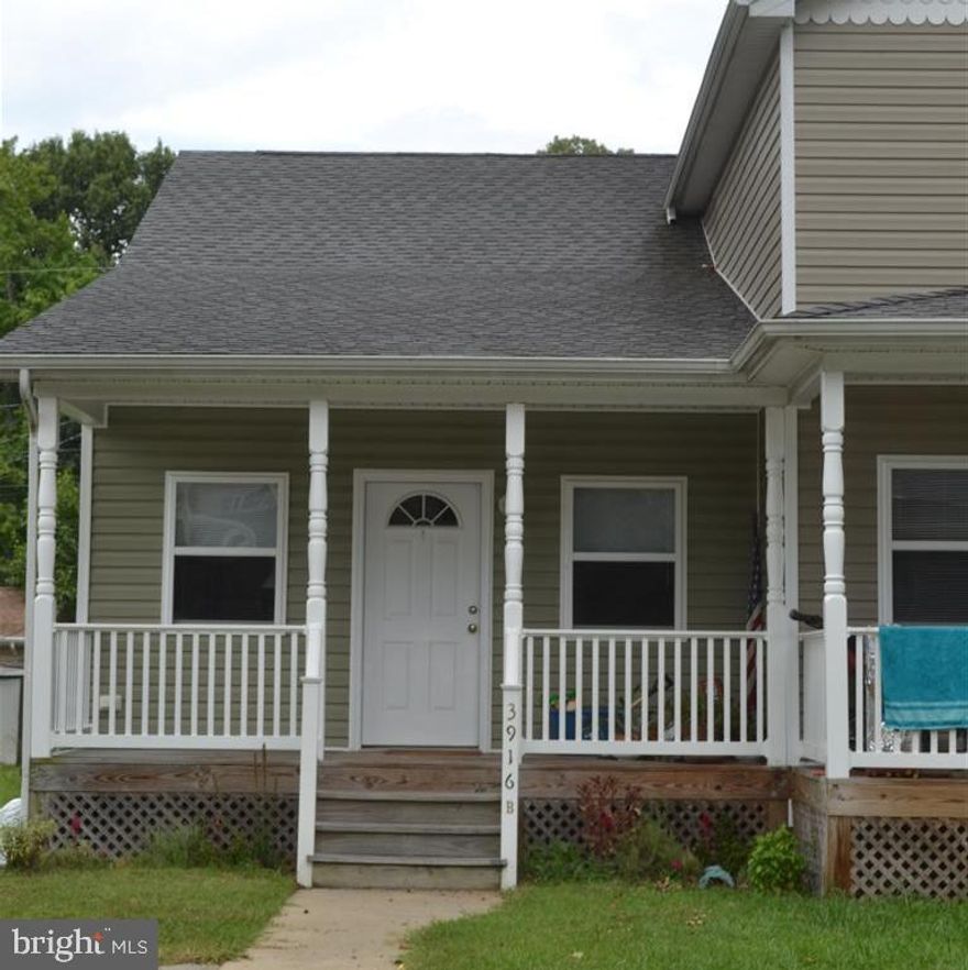 Cute 1 bdrm 1 ba Duplex short walk to North Beach boardwalk, beaach, shops and dining. Spacious living room and eat in kitchen.  >>>FIRM NO PETS POLICY OR SMOKING IN THE HOUSE<<< $40 App fee per adult, each adult (over 18) must be on lease. Each adult must fill out a separate application. One year lease required. Renter insurance required. Move in time must be within two weeks of application acceptance. LL requires a minimum 650 credit score.