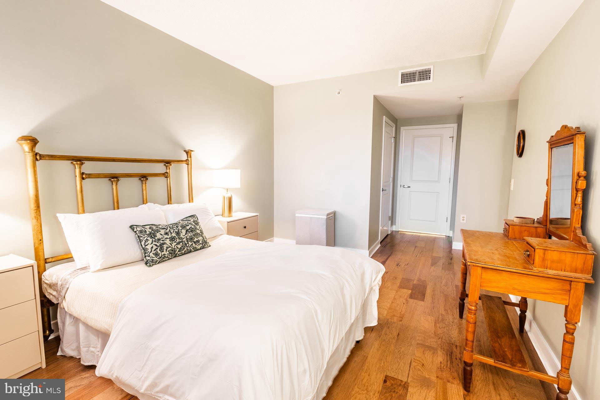 555 MASSACHUSETTS AVENUE NW 217