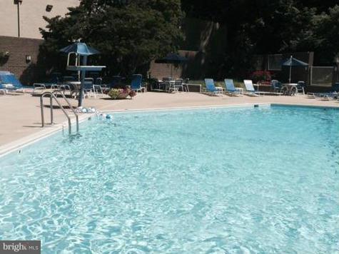 THE KENWOOD - Residential Lease