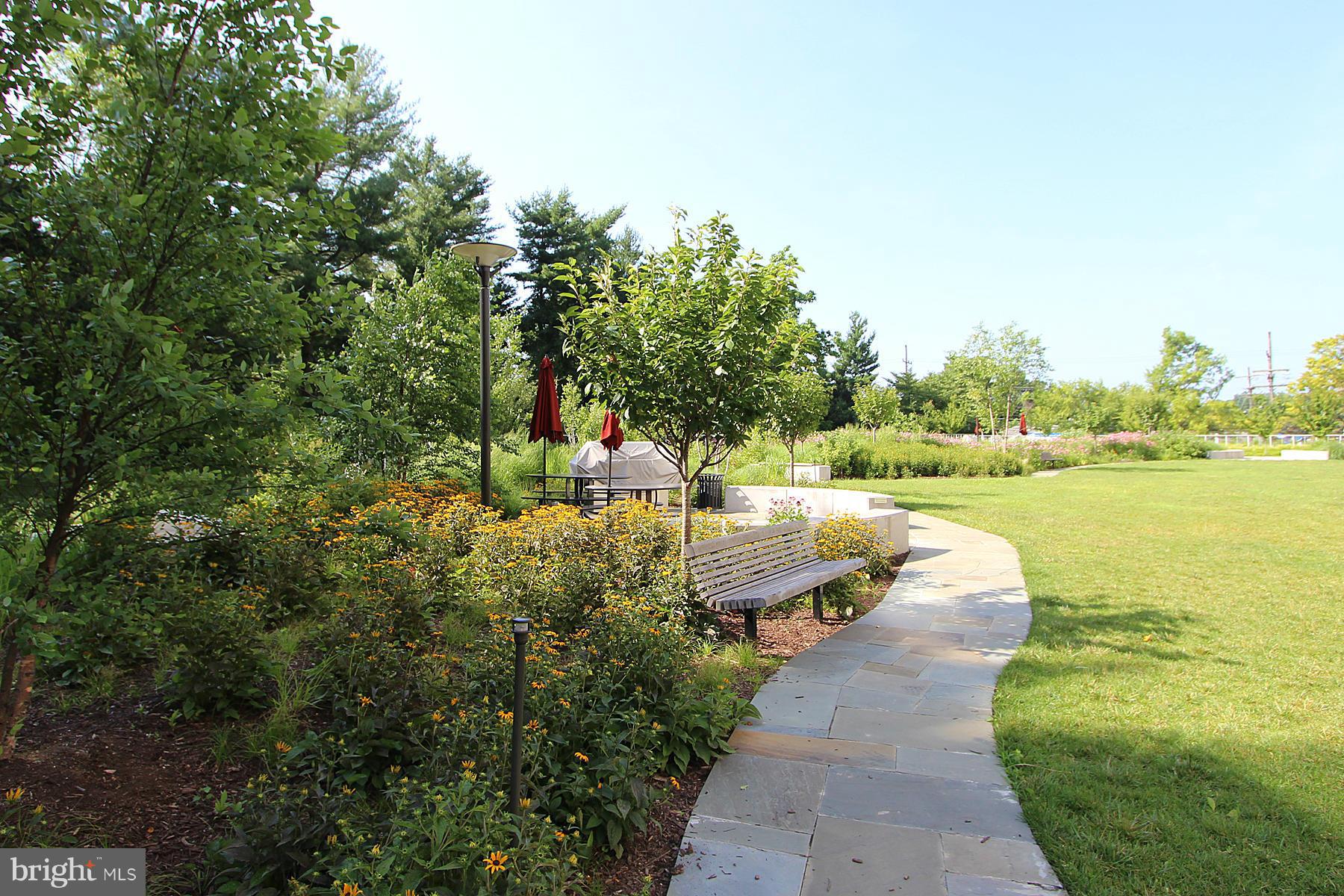 THE KENWOOD - Residential Lease