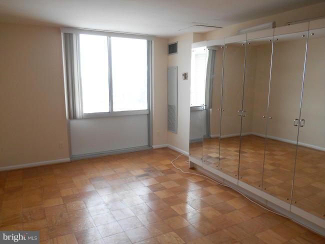 THE KENWOOD - Residential Lease