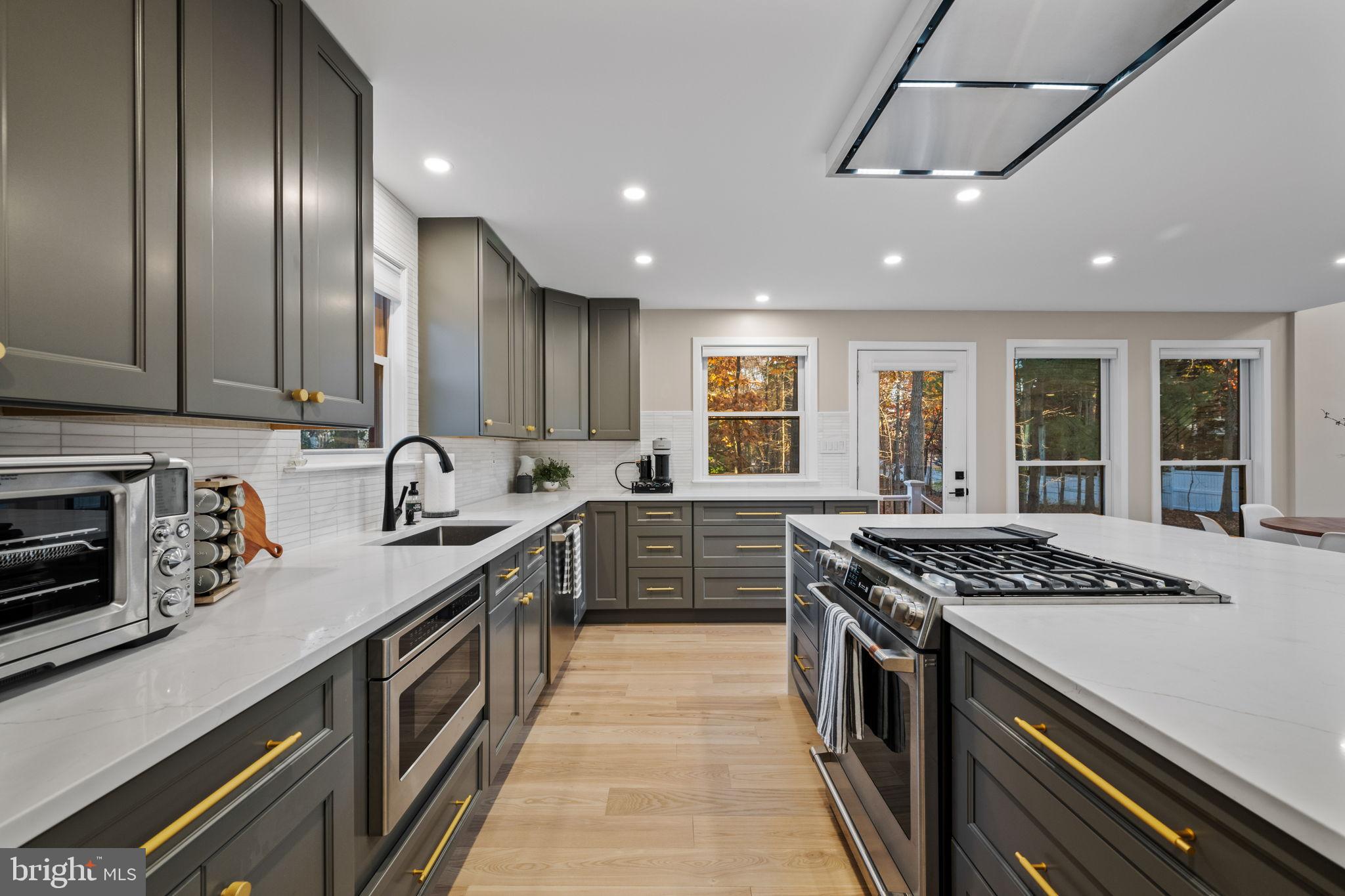 HARRISON GROVE - Residential