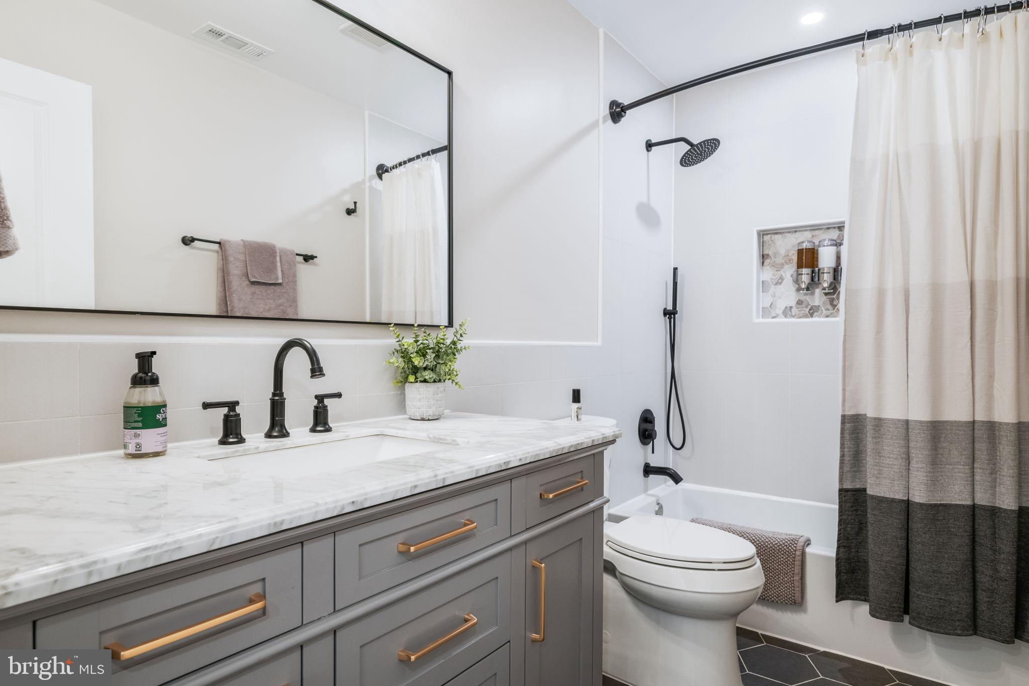 HARRISON GROVE - Residential