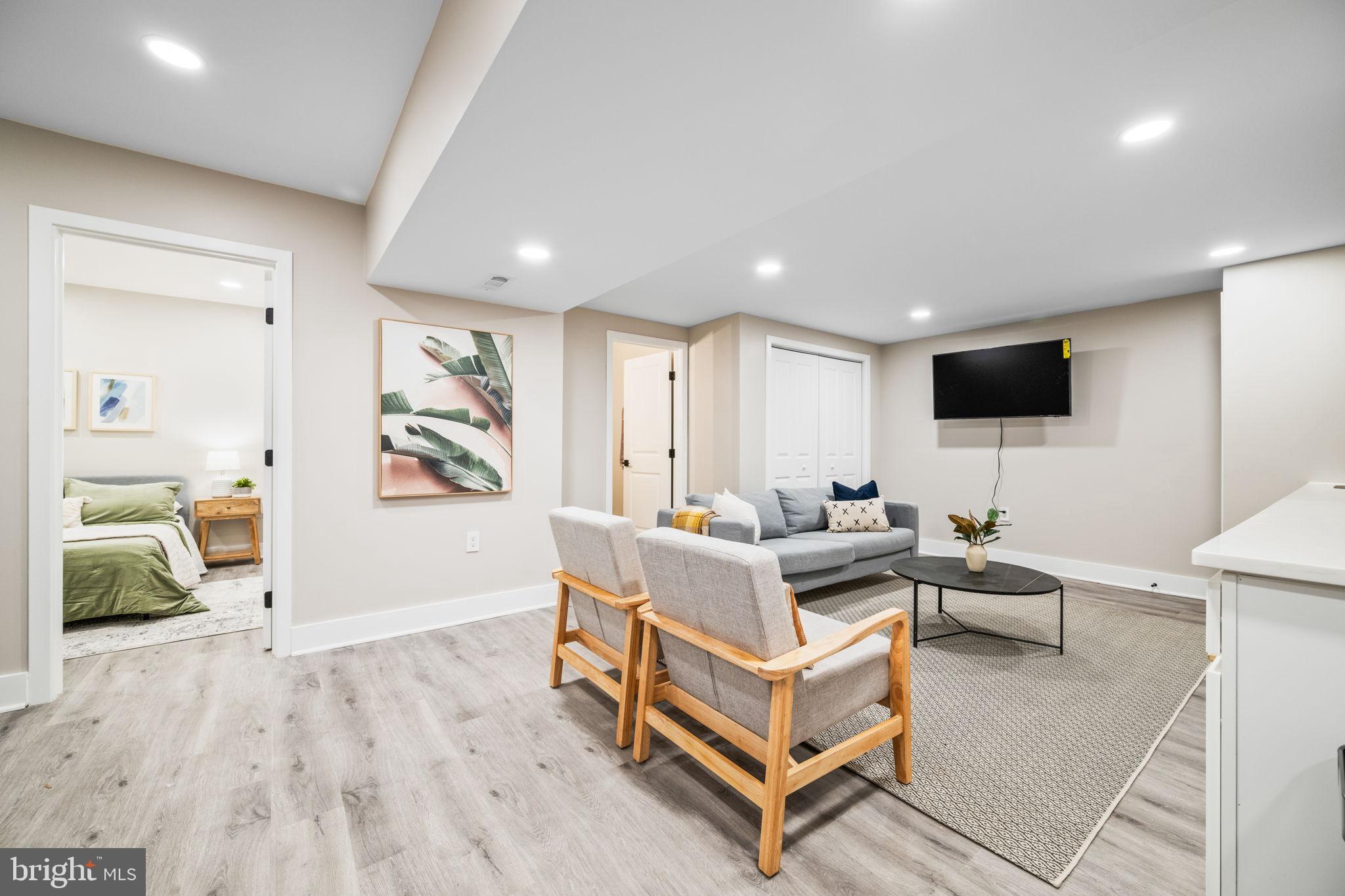 HARRISON GROVE - Residential