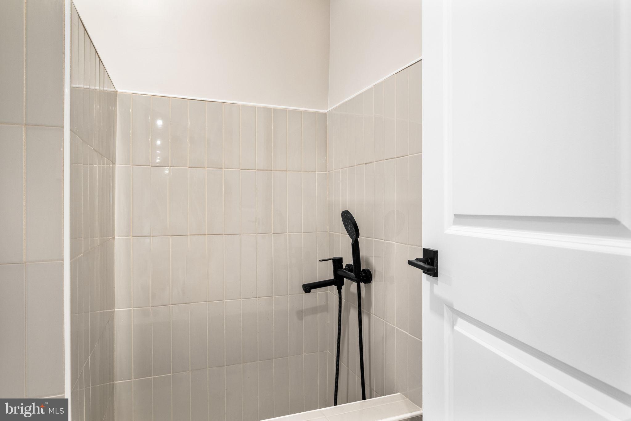 HARRISON GROVE - Residential