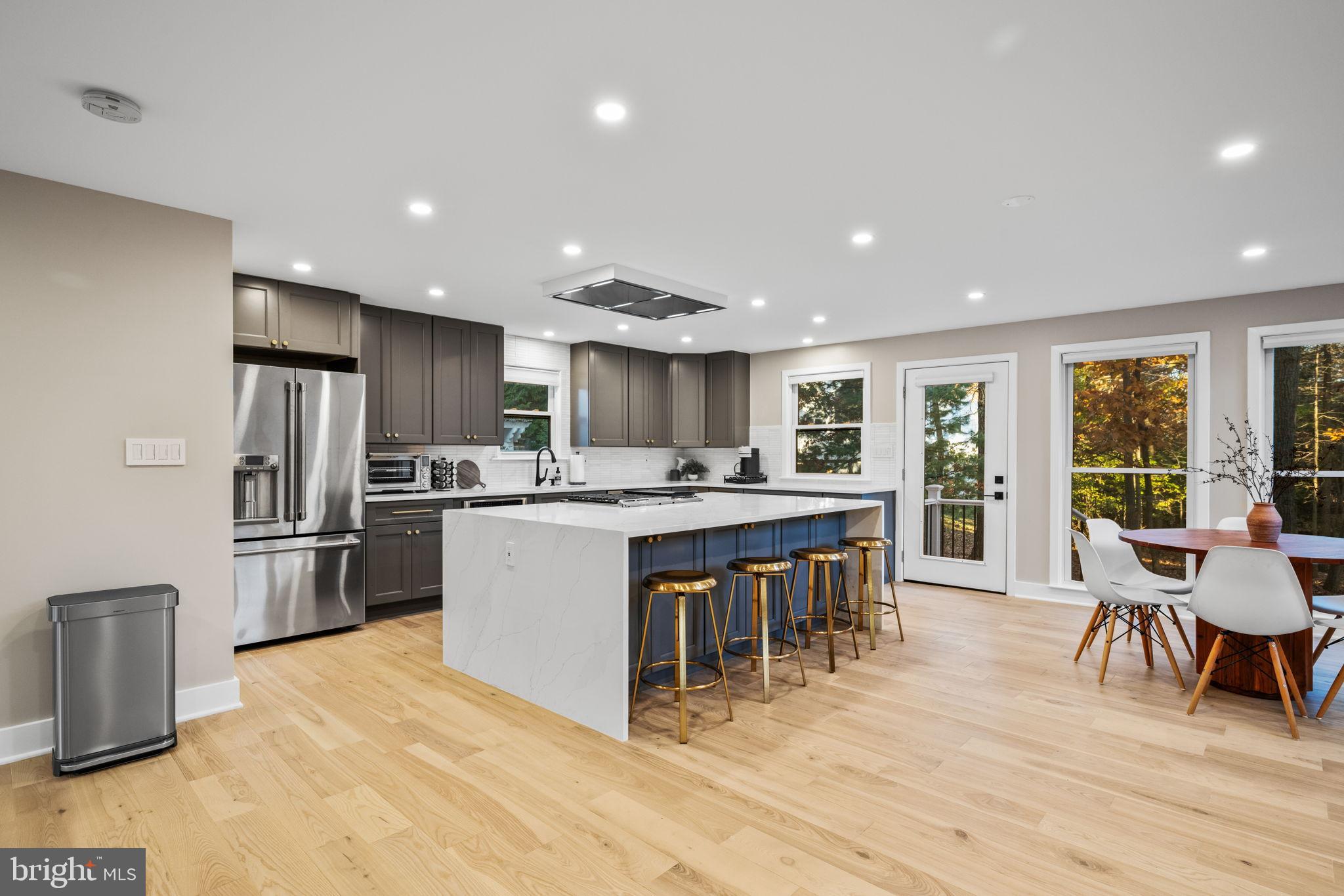 HARRISON GROVE - Residential