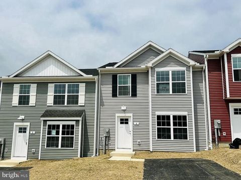 6 LISMORE PLACE MECHANICSBURG PA 17050