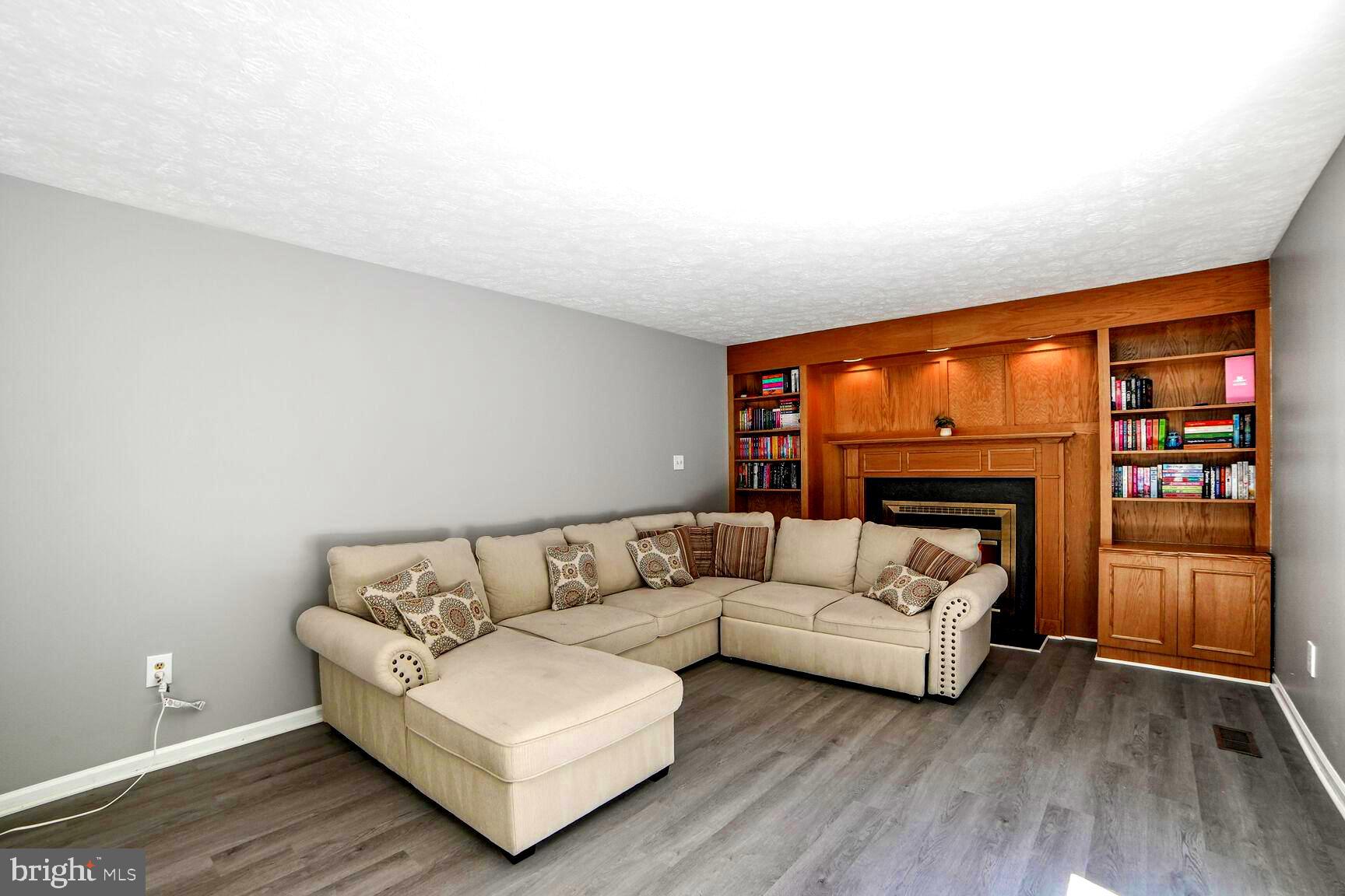 8608 GOLDENSTRAW LANE