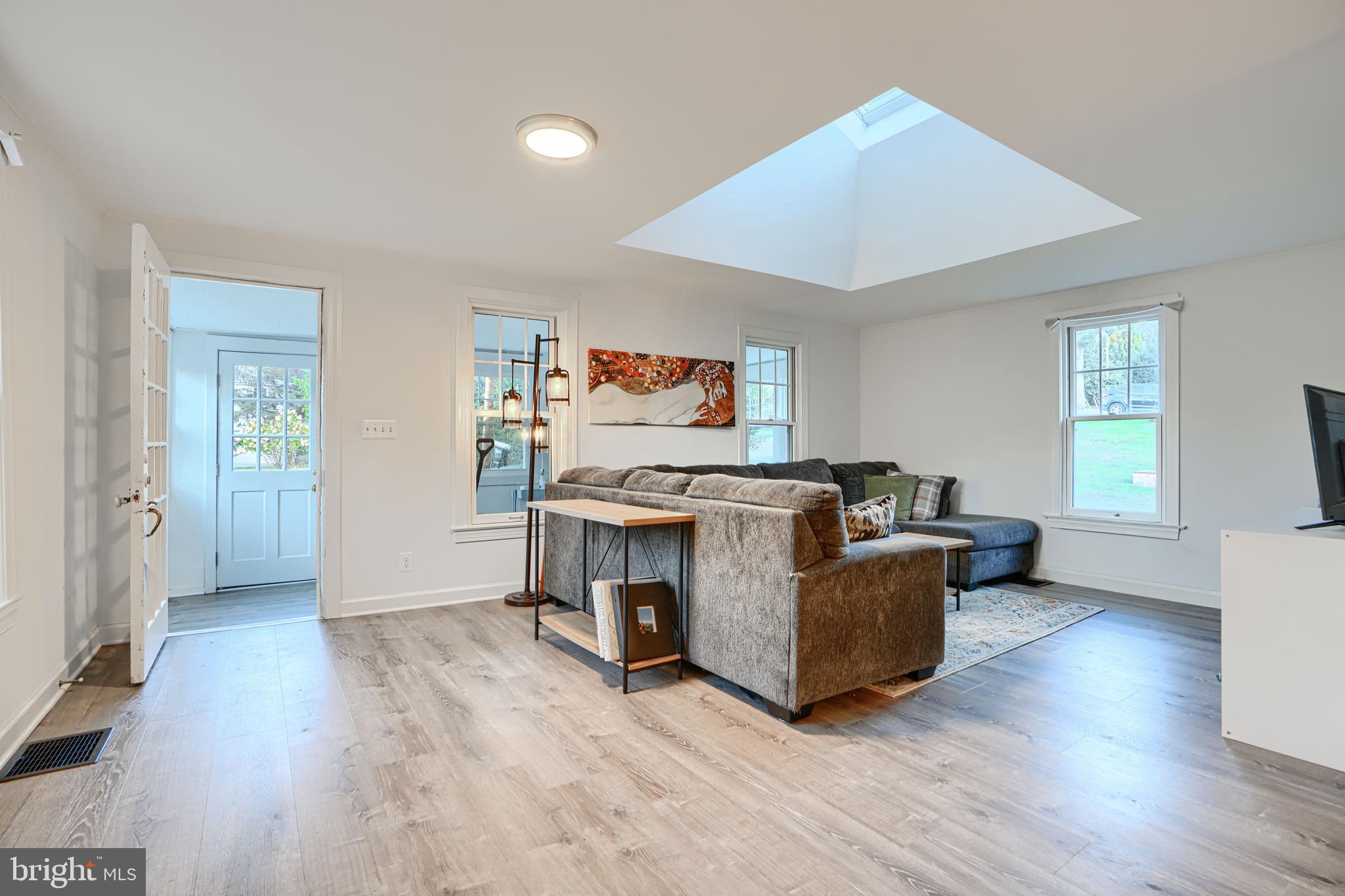 PIKESVILLE - Residential