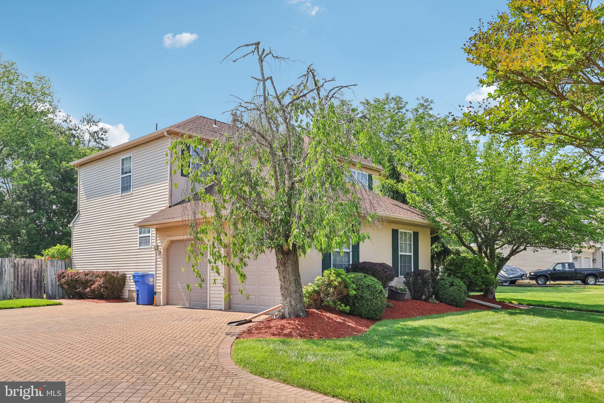3 PRICKETT LANE