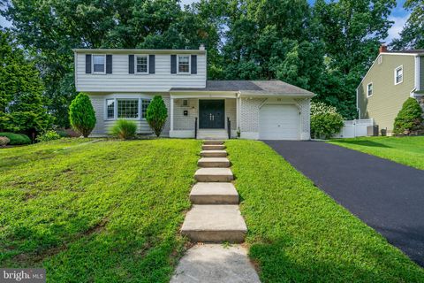 11 DARIEN DRIVE CHERRY HILL NJ 08003