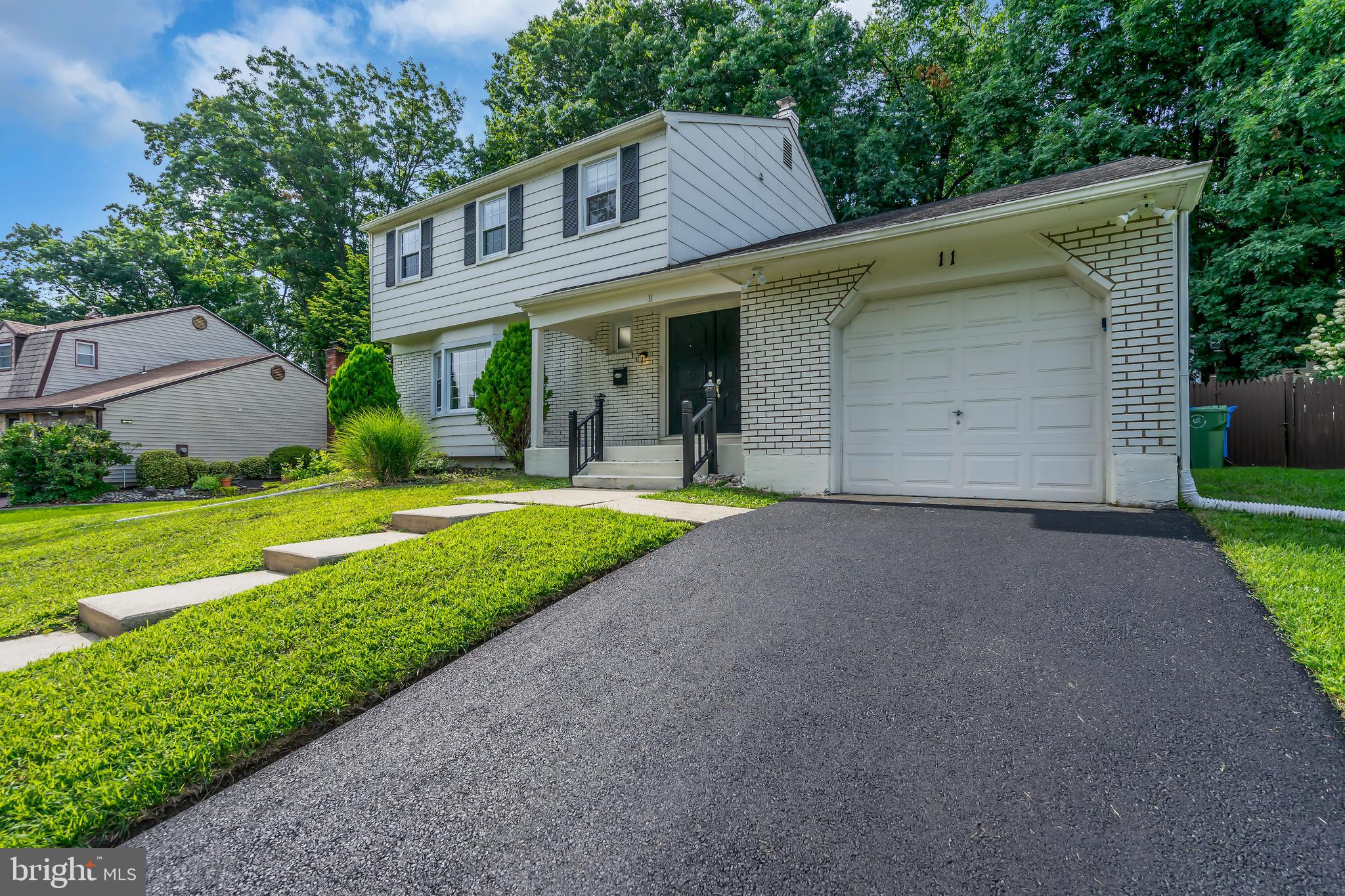 11 DARIEN DRIVE