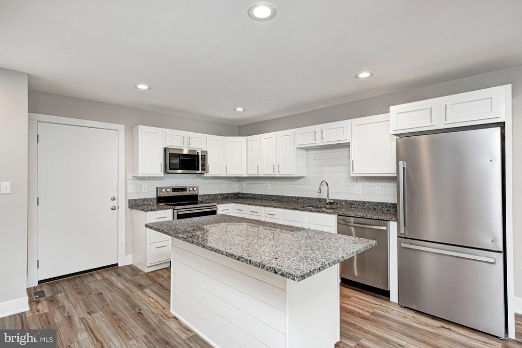 Photo of 7040 Oxford Avenue #103, PHILADELPHIA, PA 19111 (MLS # PAPH2585324)