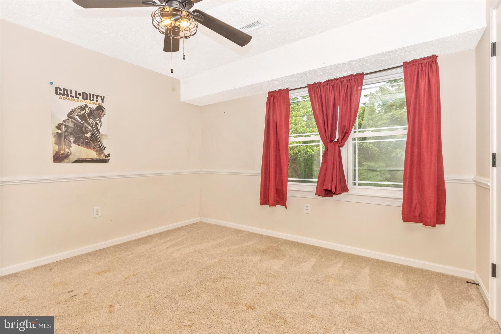 LAKE ANITA LOUISE - Residential