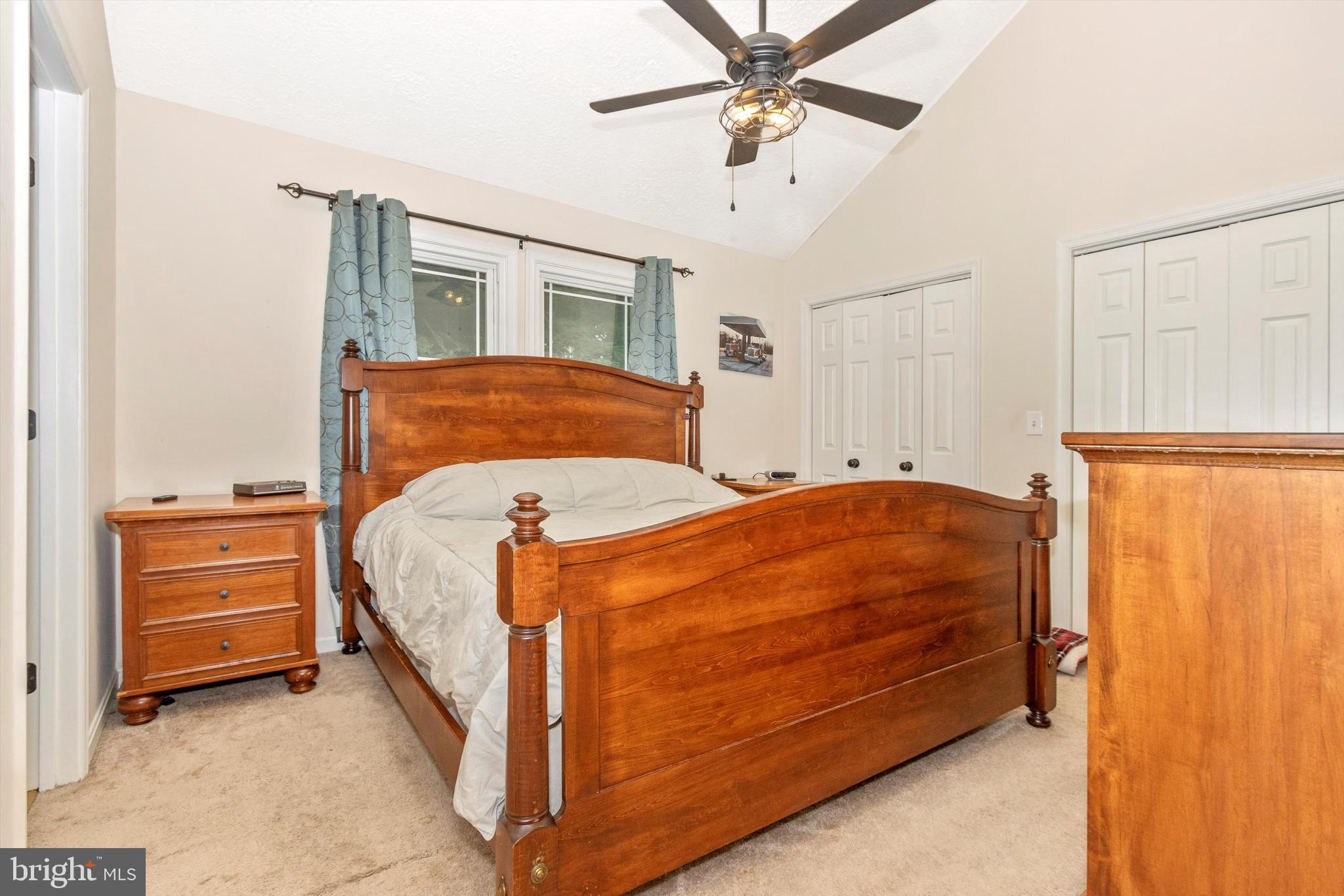 LAKE ANITA LOUISE - Residential