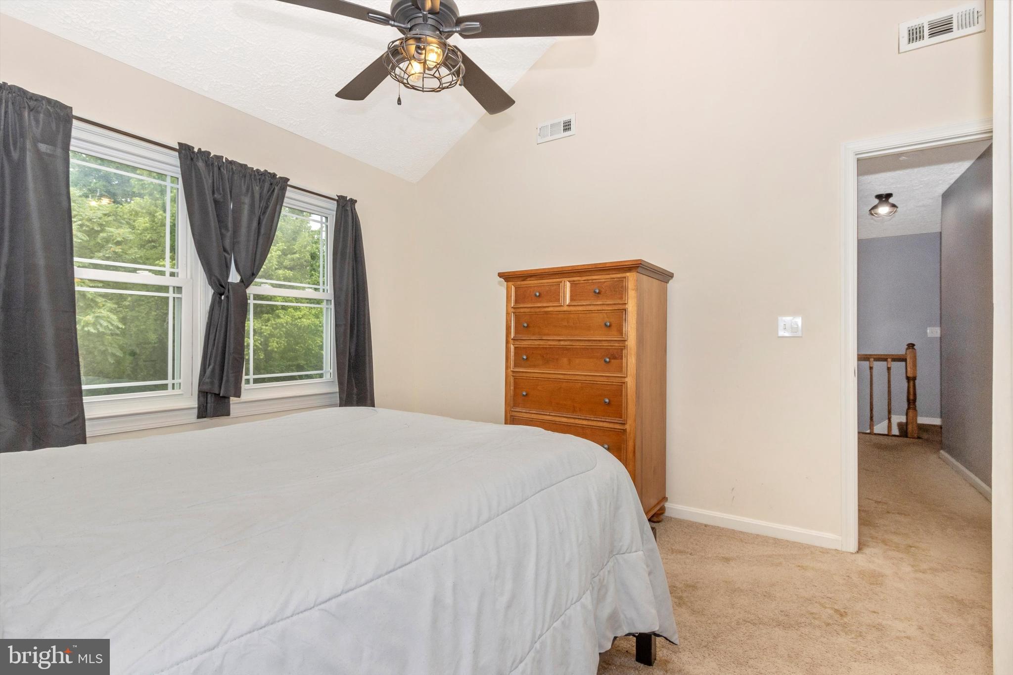 LAKE ANITA LOUISE - Residential