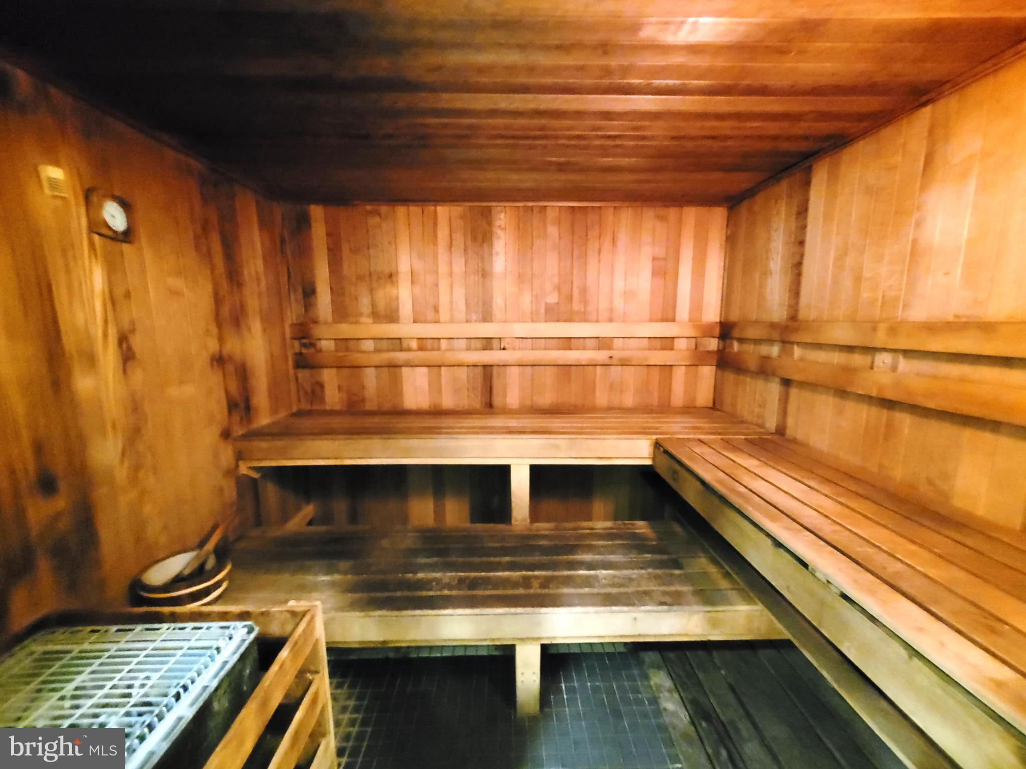 RENAISSANCE AT TYSONS - Residential