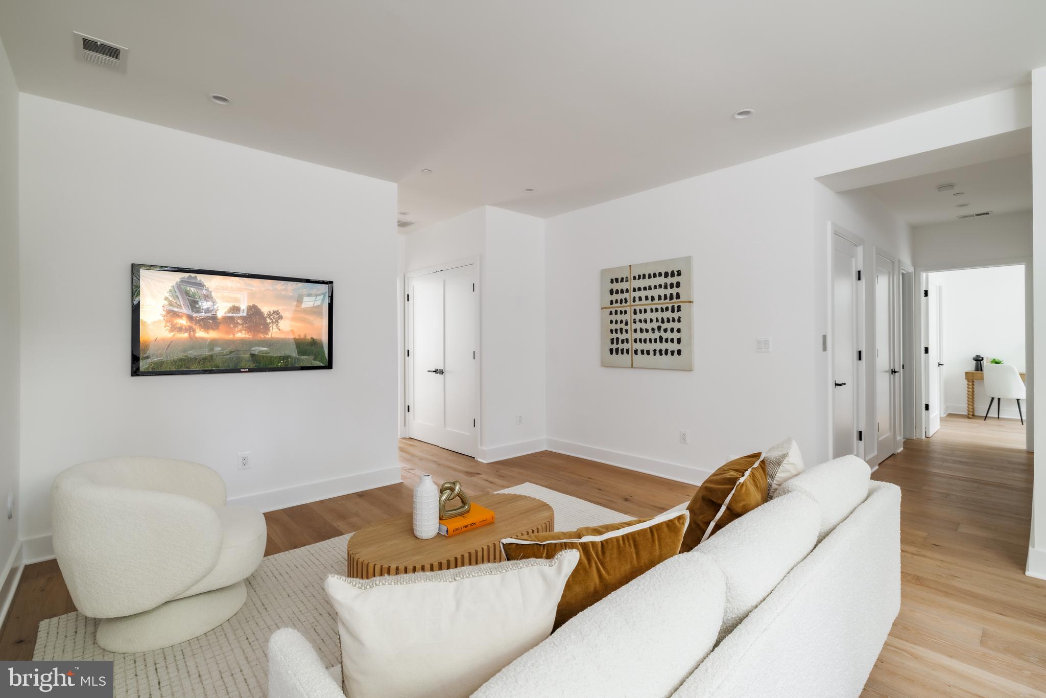 CHEVY CHASE - Residential