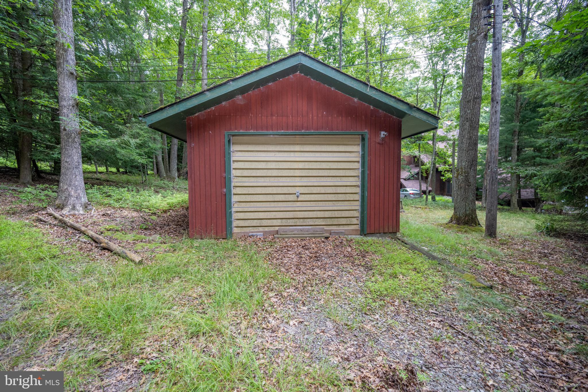 THOUSAND ACRES - Residential