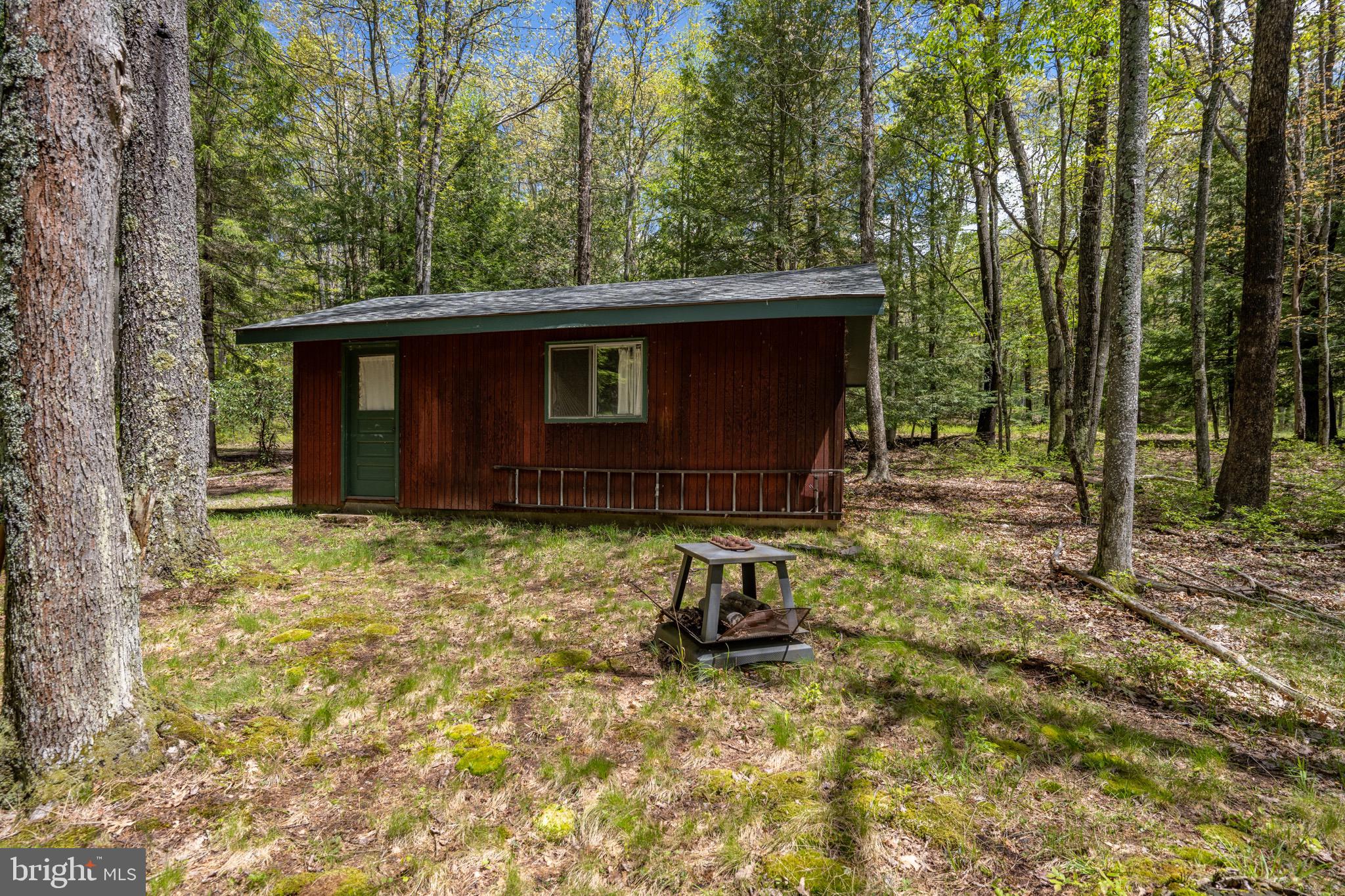 THOUSAND ACRES - Residential