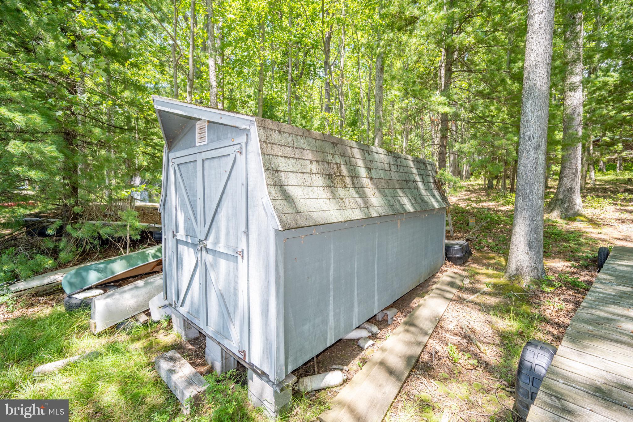 THOUSAND ACRES - Residential