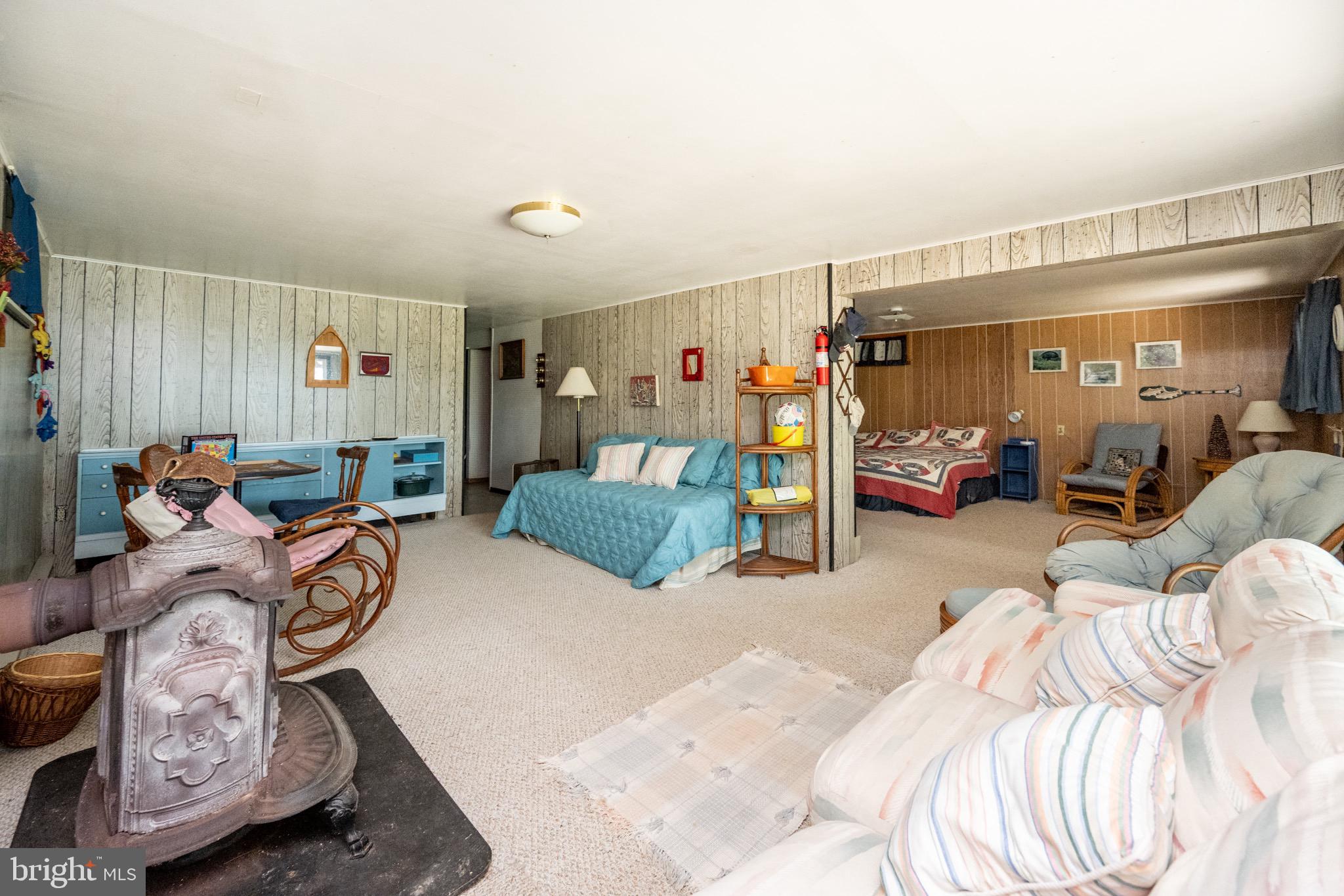 THOUSAND ACRES - Residential